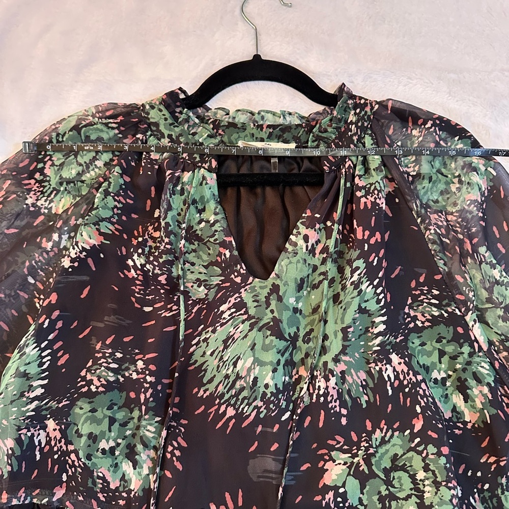 Sheer Boutique Flowy Floral Green Dress size medium - Picture 11 of 12